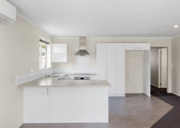  at 2/180 Burns Street, Leamington, Cambridge