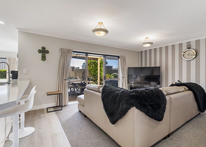  at 6 Downing Place, Welcome Bay, Tauranga, Bay Of Plenty
