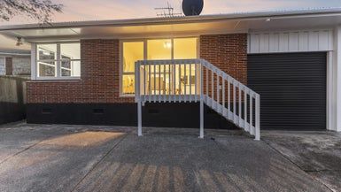  at 2/1 Grassways Avenue, Pakuranga, Auckland