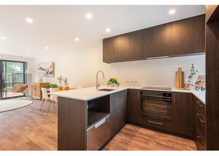  at 2/77 Deans Avenue, Riccarton, Christchurch