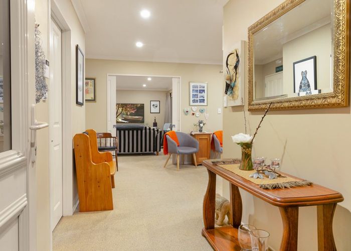  at 64 St James Drive, Huntington, Hamilton