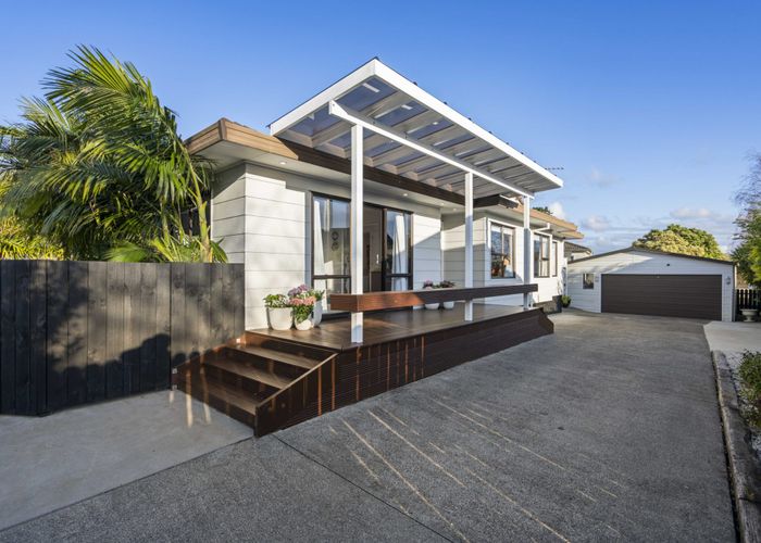  at 21 Gosford Drive, Botany Downs, Manukau City, Auckland