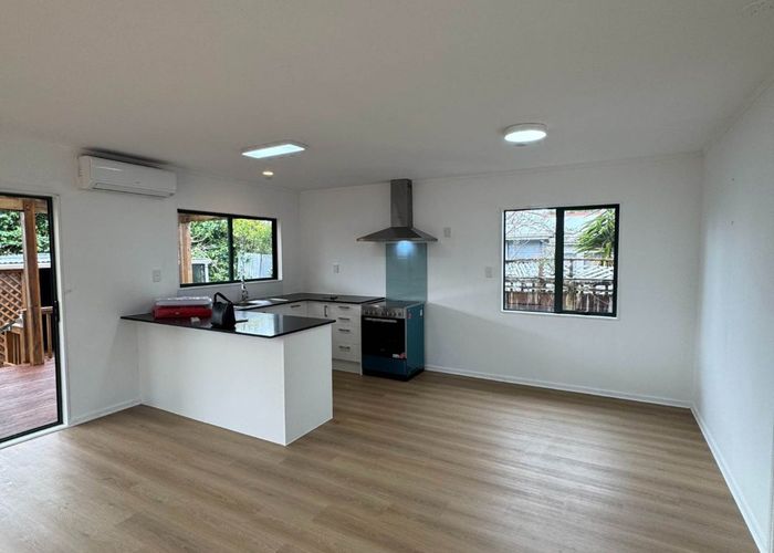  at 3A Mawney Road, Henderson, Waitakere City, Auckland