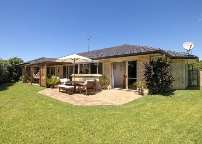  at 8 Hudson Grove, Papamoa, Tauranga, Bay Of Plenty