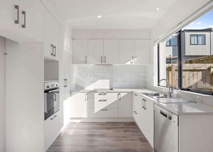  at 5/60 Kelman Road, Kelston, Waitakere City, Auckland