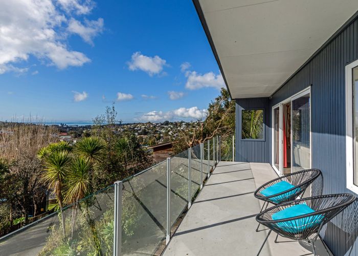  at 1/15 Valdese Rise, Browns Bay, Auckland
