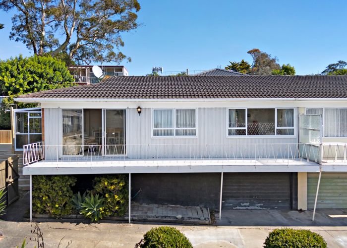  at 2/48 O'Halloran Road, Howick, Manukau City, Auckland