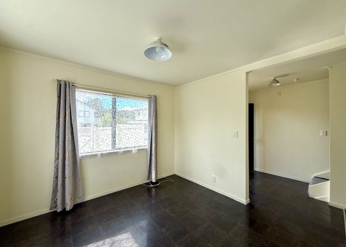  at 5 Foundation Place, Glen Eden, Auckland