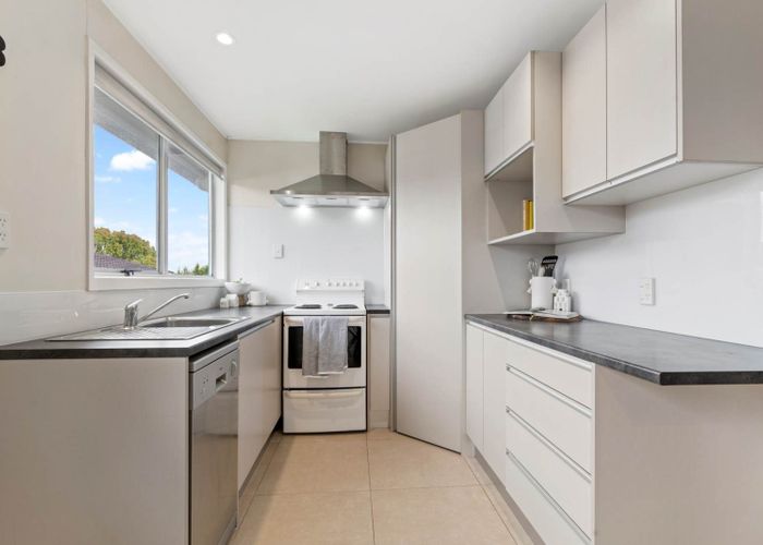  at 2/36 Archmillen Avenue, Pakuranga Heights, Manukau City, Auckland