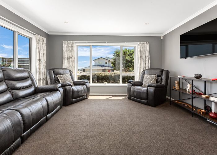 at 34 Margaret Shields Avenue, Aotea, Porirua