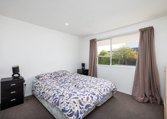  at 2/10 Seafield Place, South New Brighton, Christchurch