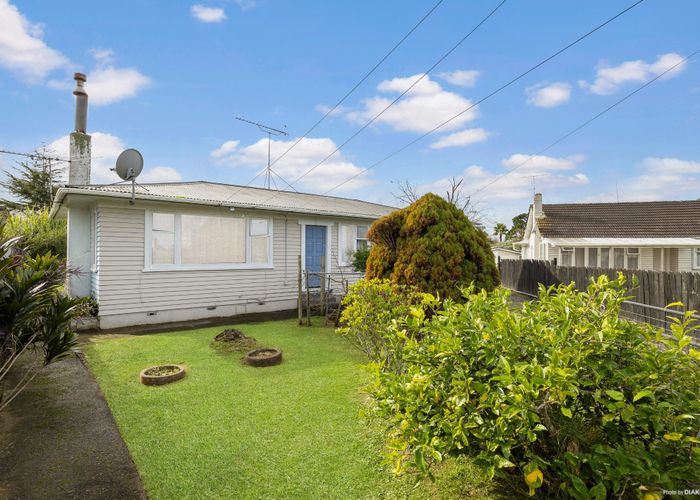  at 6 Mary Place, Favona, Auckland