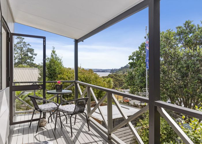  at 2 Thistledew Place, Bayview, North Shore City, Auckland