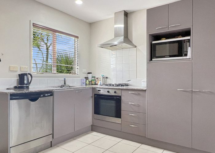  at 8/18 Alicante Avenue, Hill Park, Manukau City, Auckland