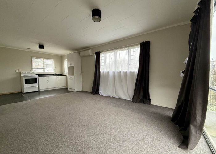  at 9 Holborn Place, Papatoetoe, Auckland