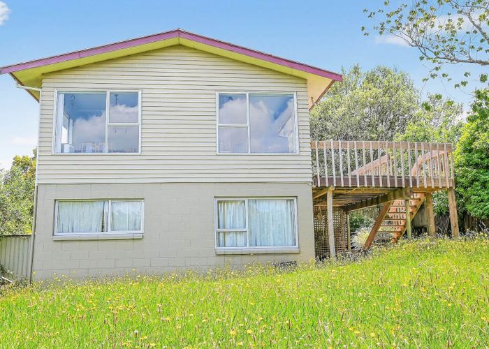  at 220 Glamorgan Drive, Northcross, North Shore City, Auckland
