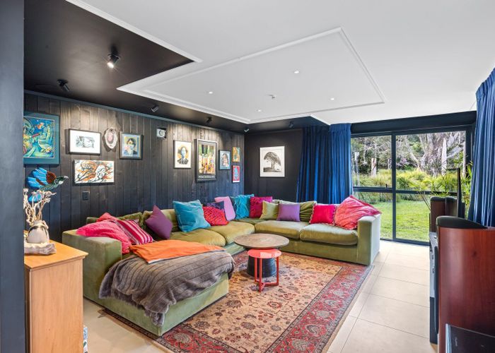  at 581 West Coast Road, Oratia, Waitakere City, Auckland