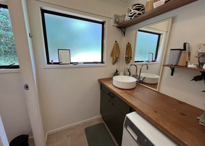  at 13A Randal Place, Glenfield, North Shore City, Auckland