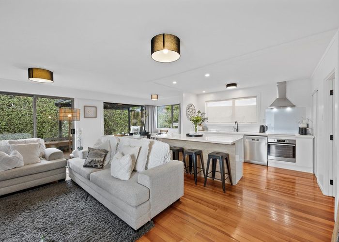  at 176 Cascades Road, Pakuranga Heights, Auckland
