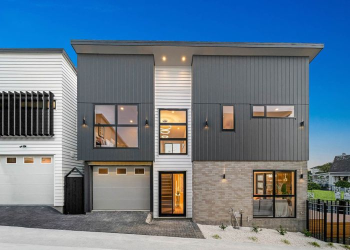  at 7A  Sirius Place, Botany Downs, Manukau City, Auckland