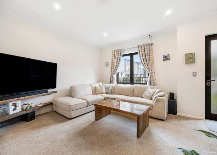  at 26 Mahalo Avenue, Manukau, Manukau City, Auckland