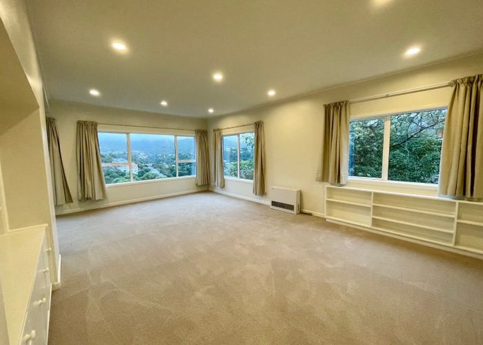  at 87 Sefton Street (Top Flat), Wadestown, Wellington, Wellington