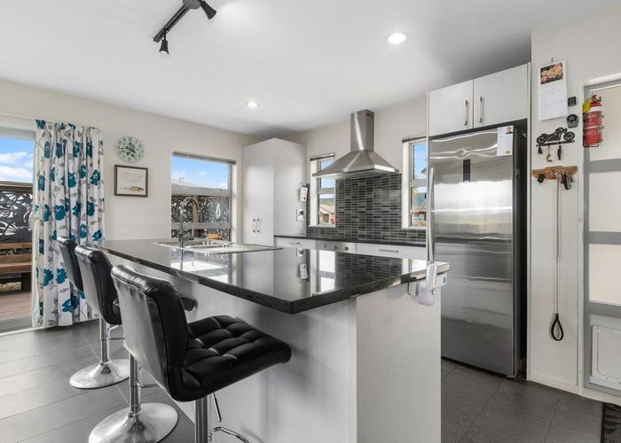  at 32E Robinson Avenue, Holdens Bay, Rotorua, Bay Of Plenty