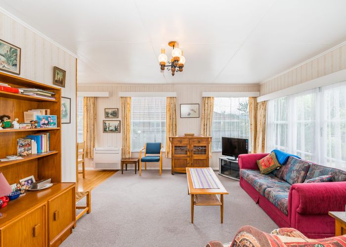  at 21 Gray Avenue, Paraparaumu Beach, Kapiti Coast, Wellington