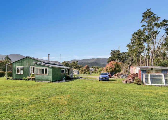 For sale 11 Sunderland Street Waimangaroa, Waimangaroa, Buller, West
