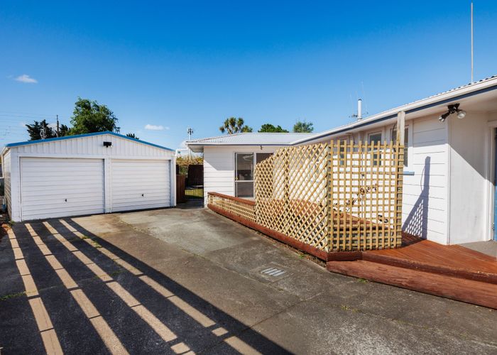  at 20 Pinedale Parade, Milson, Palmerston North, Manawatu / Whanganui