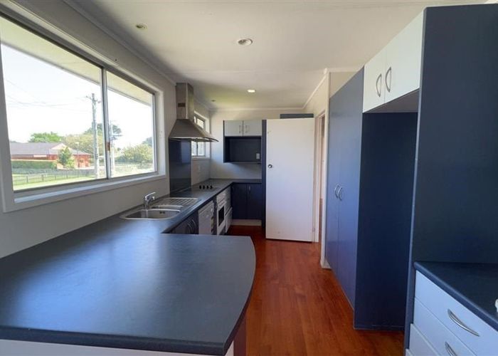  at 32 Church Road, Mangere Bridge, Auckland