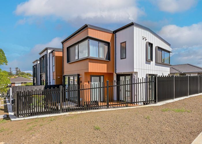  at 89B Whitford Road, Botany Downs, Manukau City, Auckland