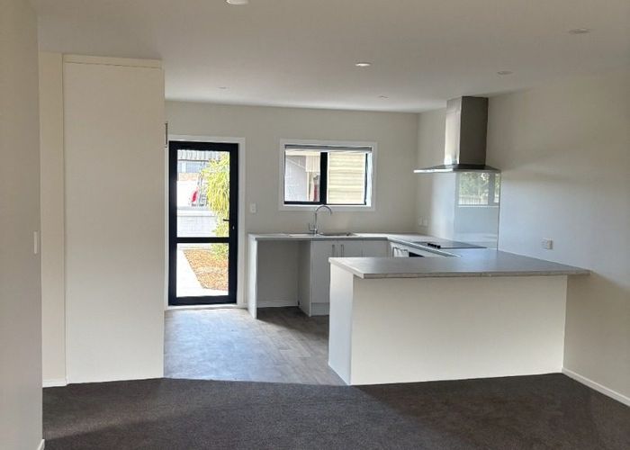  at 3/98 Tirimoana Road, Te Atatu South, Waitakere City, Auckland