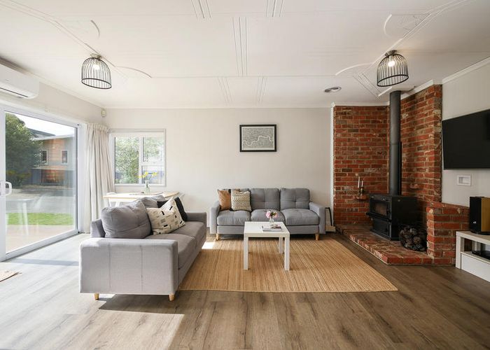 at 11 John Street, Ocean View, Dunedin