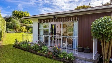  at 1/15 Trojan Crescent, New Lynn, Auckland