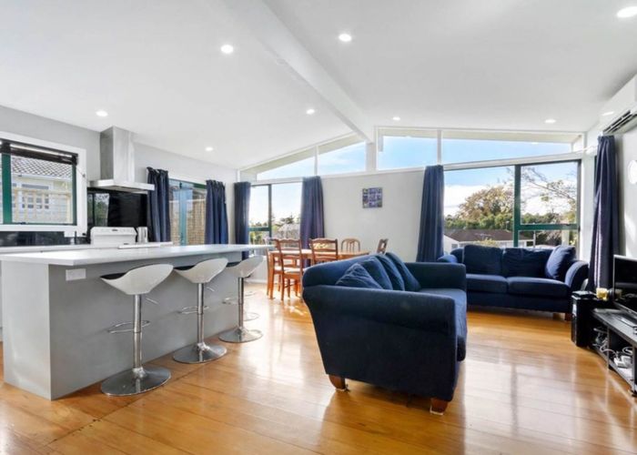  at 36 Thornlow Street, Glendene, Waitakere City, Auckland