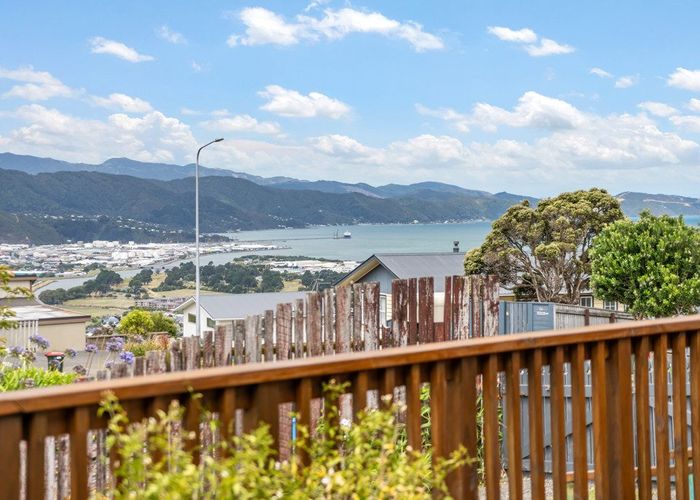  at 6 Eastview Grove, Normandale, Lower Hutt