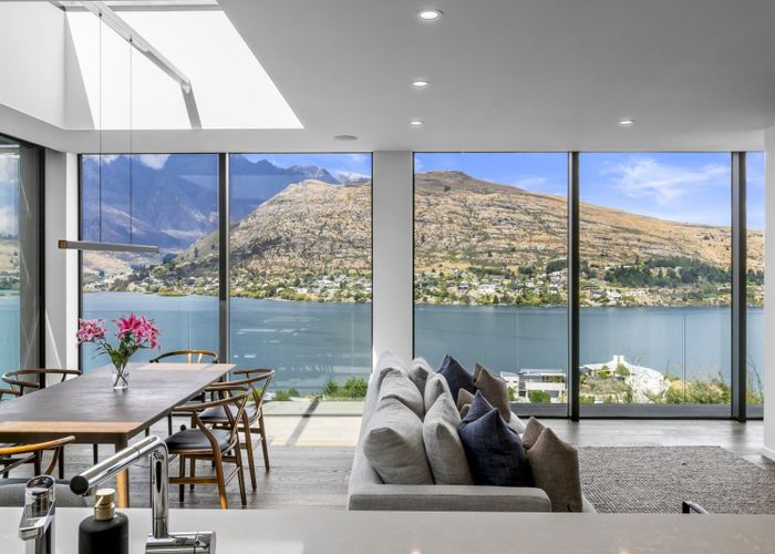  at 1 Highlands Close, Queenstown, Queenstown