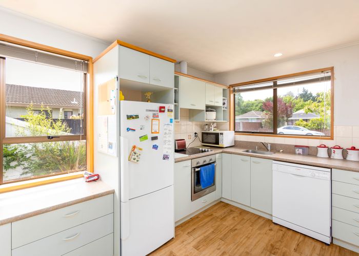  at 2/57 Waratah Street, Avondale, Christchurch