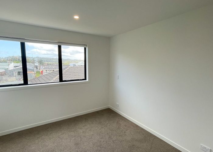  at 8/5 Brandon Road, Glen Eden, Auckland