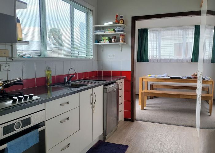  at 12 Bains Avenue, Hamilton East, Hamilton, Waikato