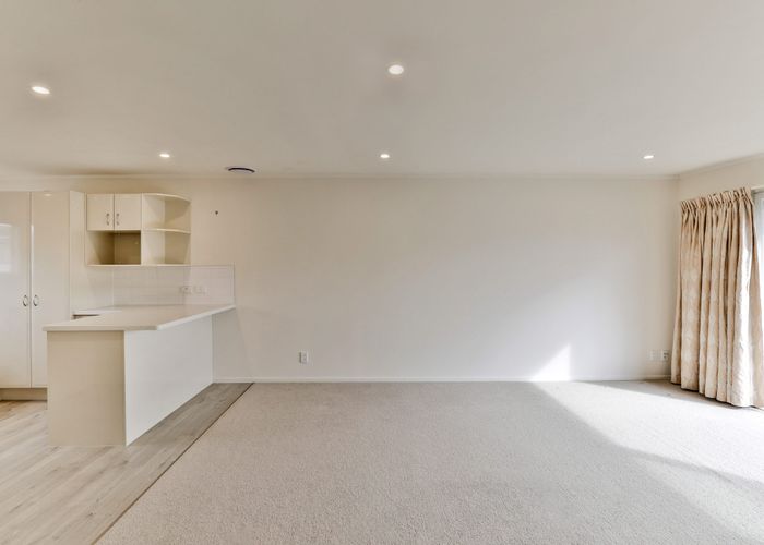  at 2/29 Verbena Road, Birkdale, Auckland