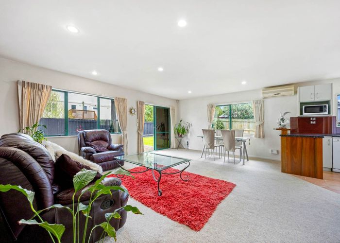  at 1A Roberts Road, Te Atatu South, Waitakere City, Auckland