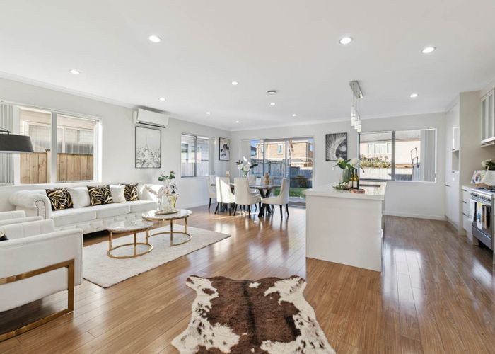  at 8 Castlederg Drive, Flat Bush, Manukau City, Auckland