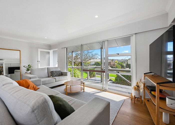  at 12 Edith Place, Dinsdale, Hamilton