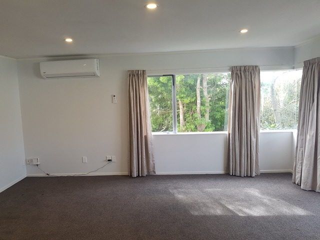  at 60 Lagoon Way, West Harbour, Auckland