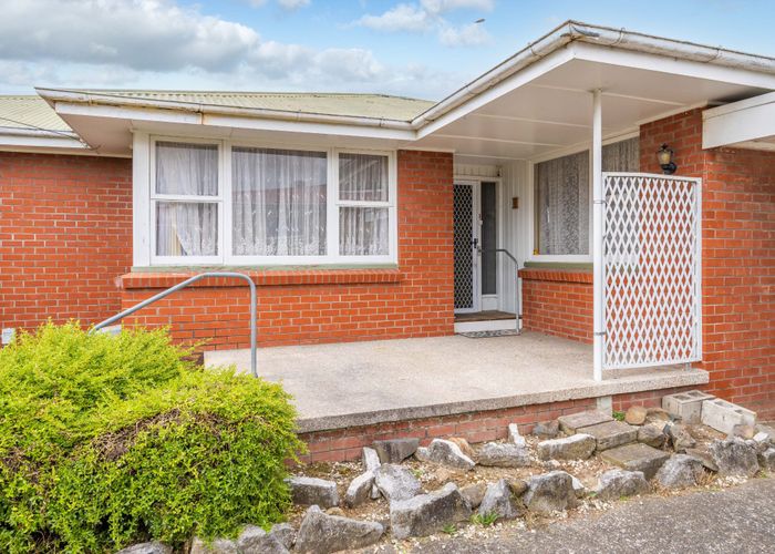  at 331 Peachgrove Road, Fairfield, Hamilton