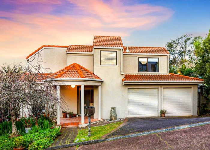  at 2/10e Penning Road, Castor Bay, North Shore City, Auckland
