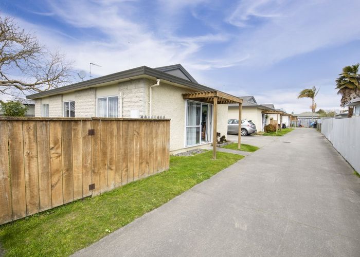  at 2/25 Hinton Road, Taradale, Napier
