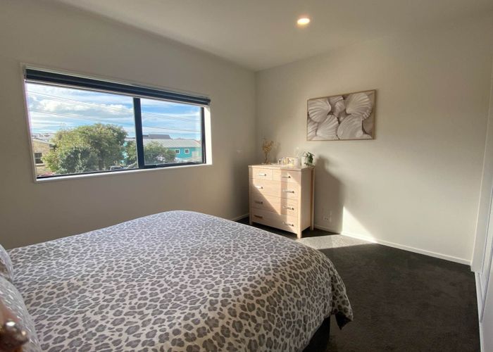  at 2/11 Anderson Avenue, Point England, Auckland